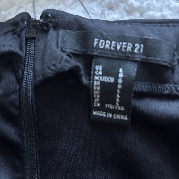 Forever 21 Black and Gold Sequin Maxi Skirt and Halter Top - Picture 6 of 10